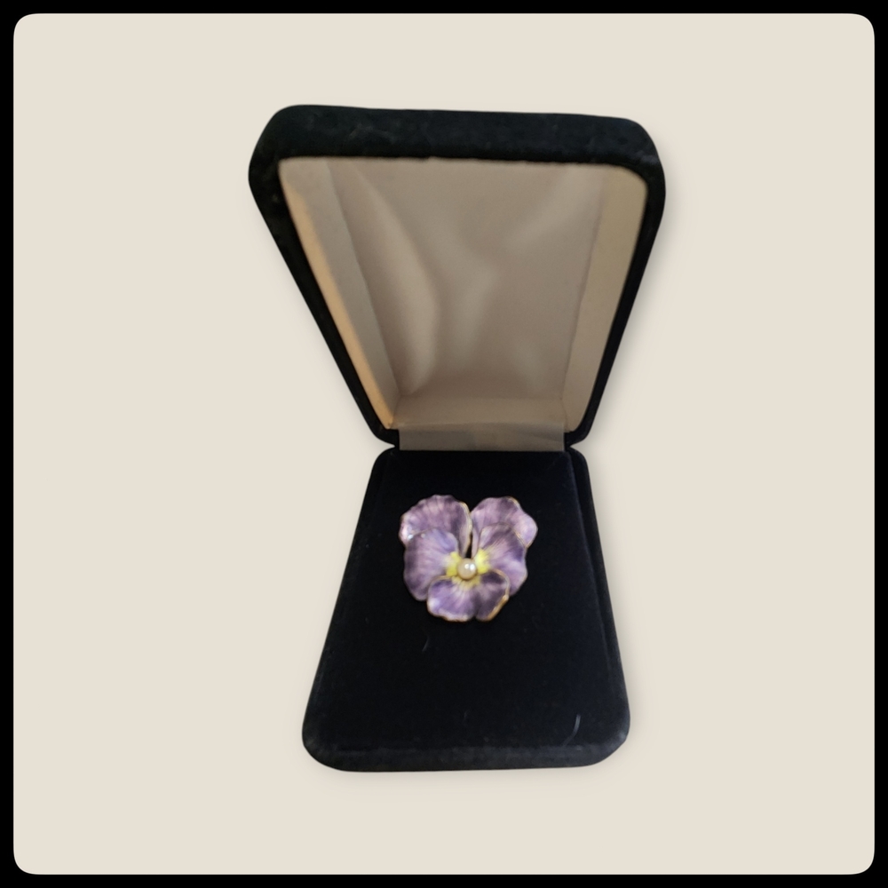 Antique 10K Gold, Enamel, and Pearl Art Nouveau Pansy Brooch - Picture 2 of 12